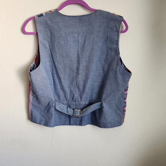 Colorful Geometric Patterned Vest - Picture 4 of 4